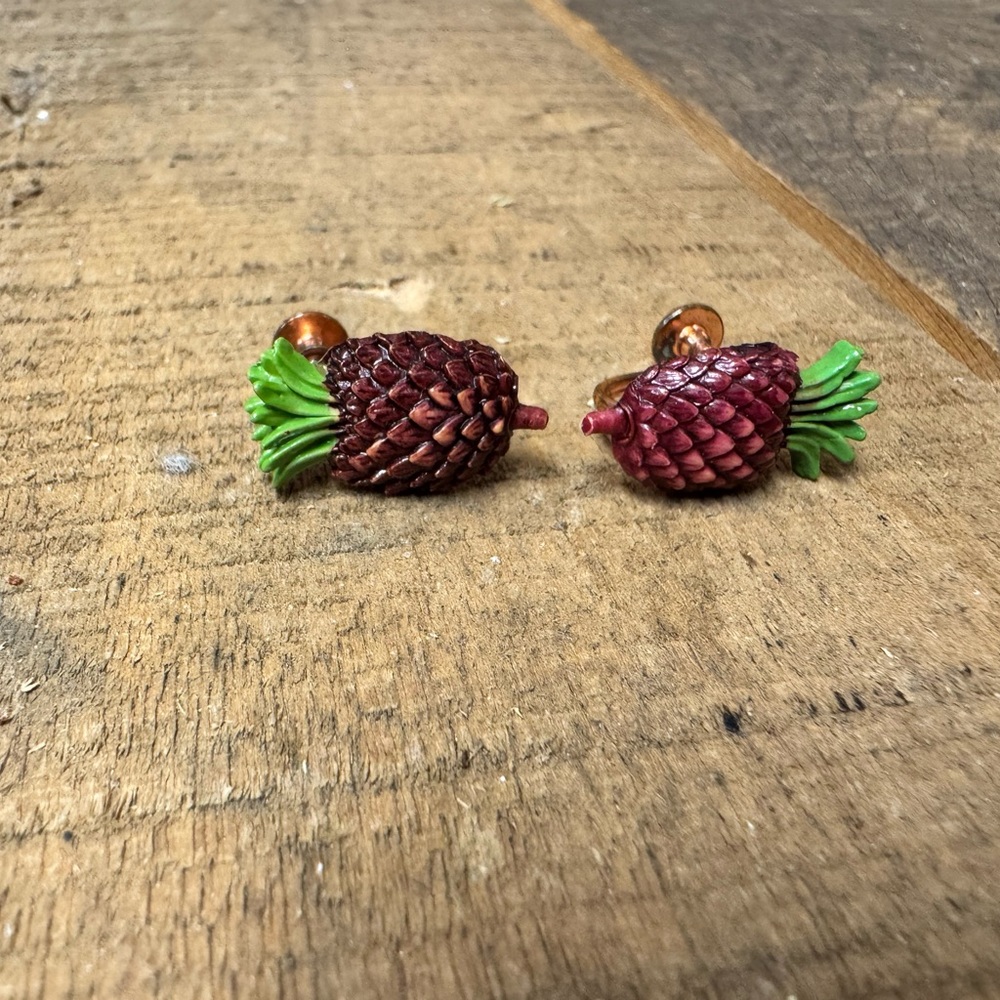 Vintage screw back earrings